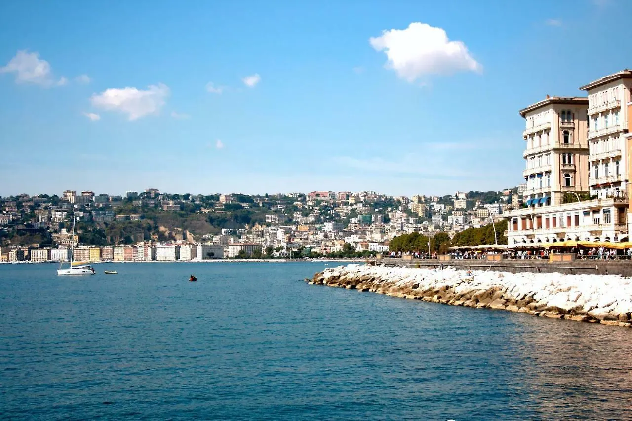 B&B Caruso Napoli 2*,